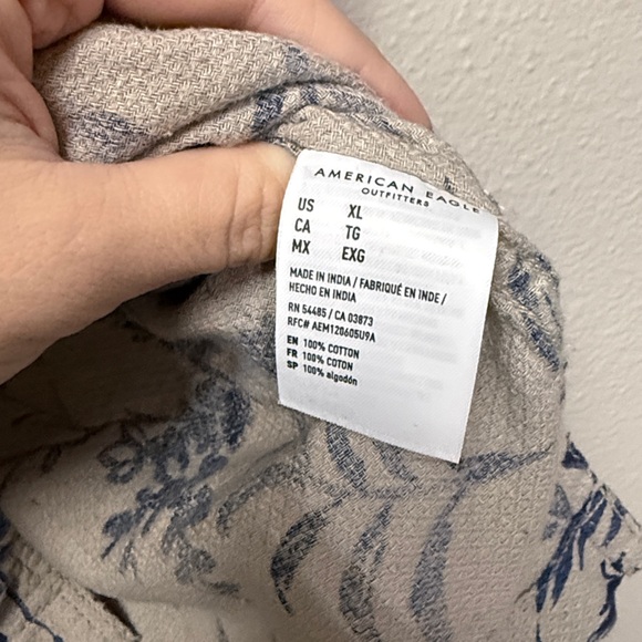 American Eagle Poolside Floral Button Up Shirt - Picture 4 of 12